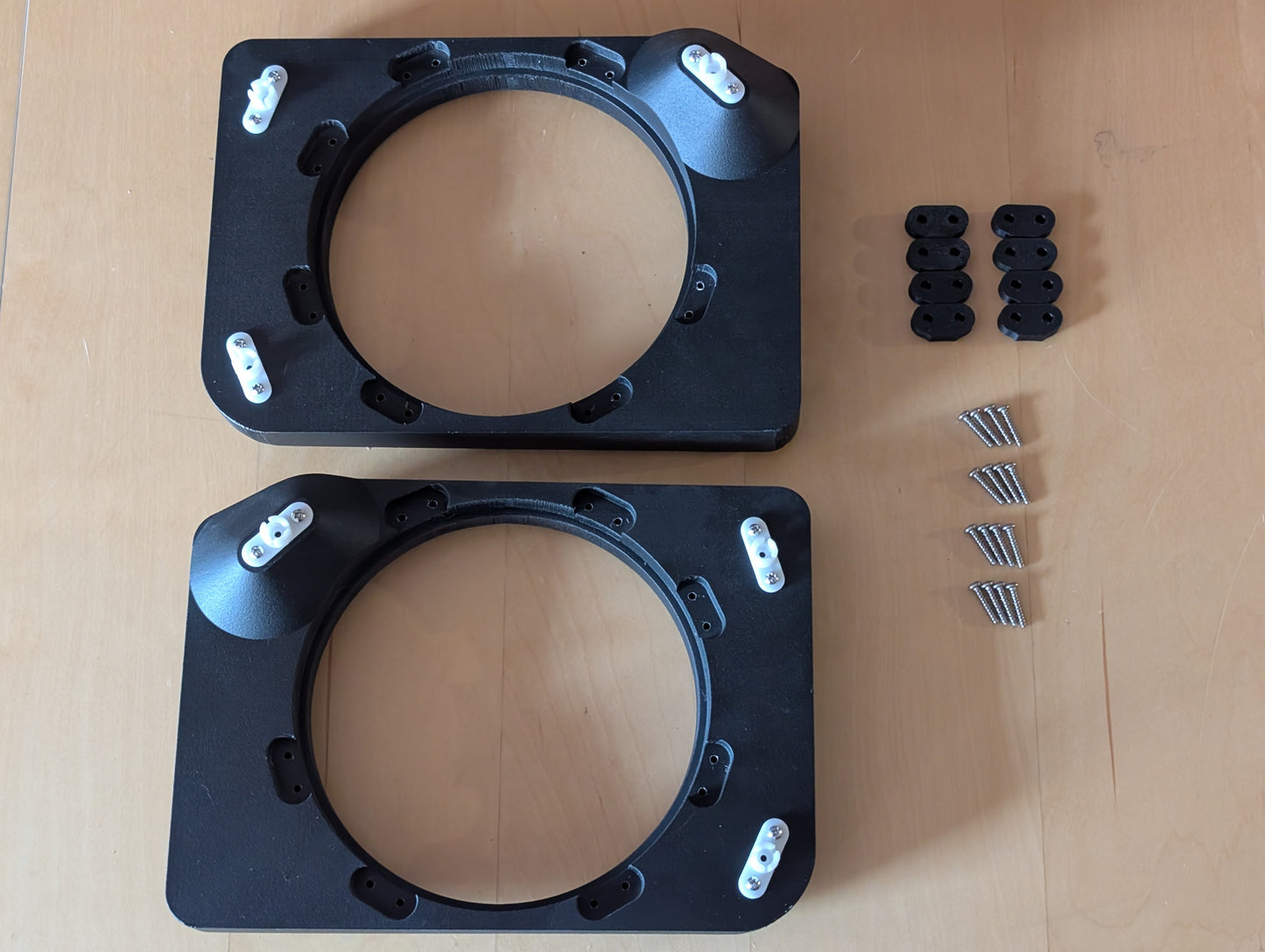 Discovery 1 & 2 (pre-facelift) 7" Round Headlight Bezel (pair)