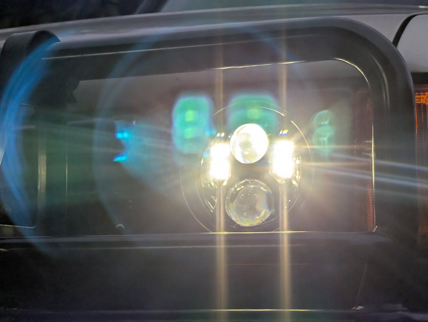 Discovery 1 and 2 (pre-facelift) 7" Round Headlight Bezel (pair)