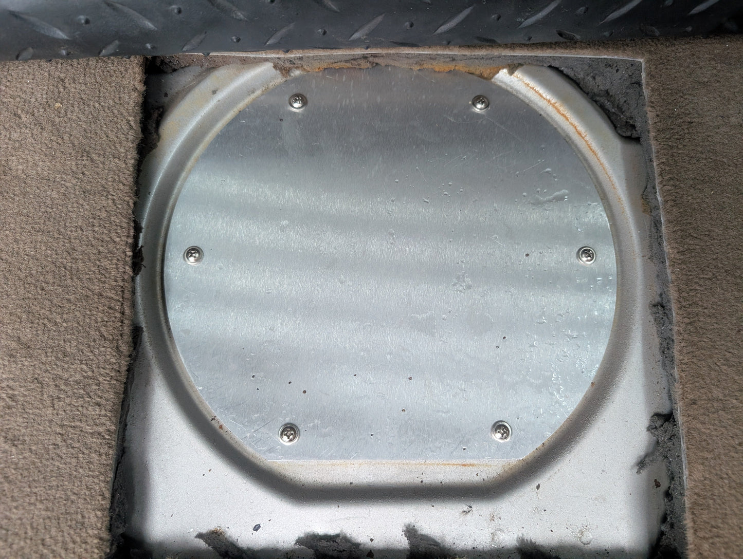 Discovery 1 & 2 Fuel Pump Lid + Hardware