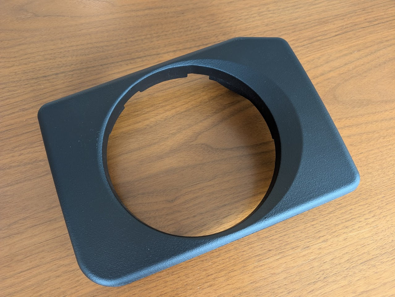 Discovery 1 & 2 (pre-facelift) 7" Round Headlight Bezel (pair)