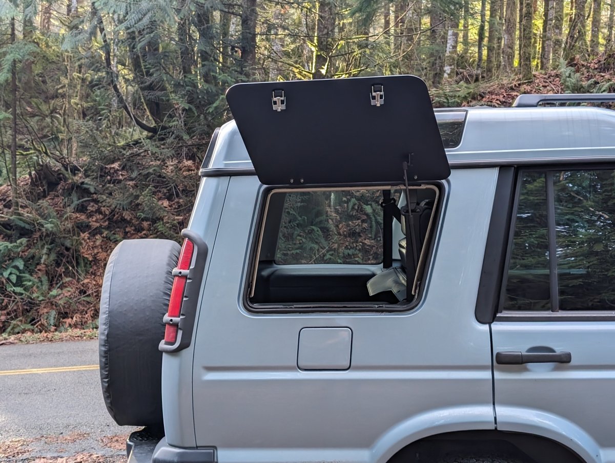 Discovery 2 Gullwing Access Window - One Side Only - Golden Rovers