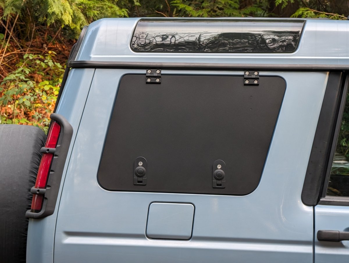 Discovery 2 Gullwing Access Window - One Side Only - Golden Rovers