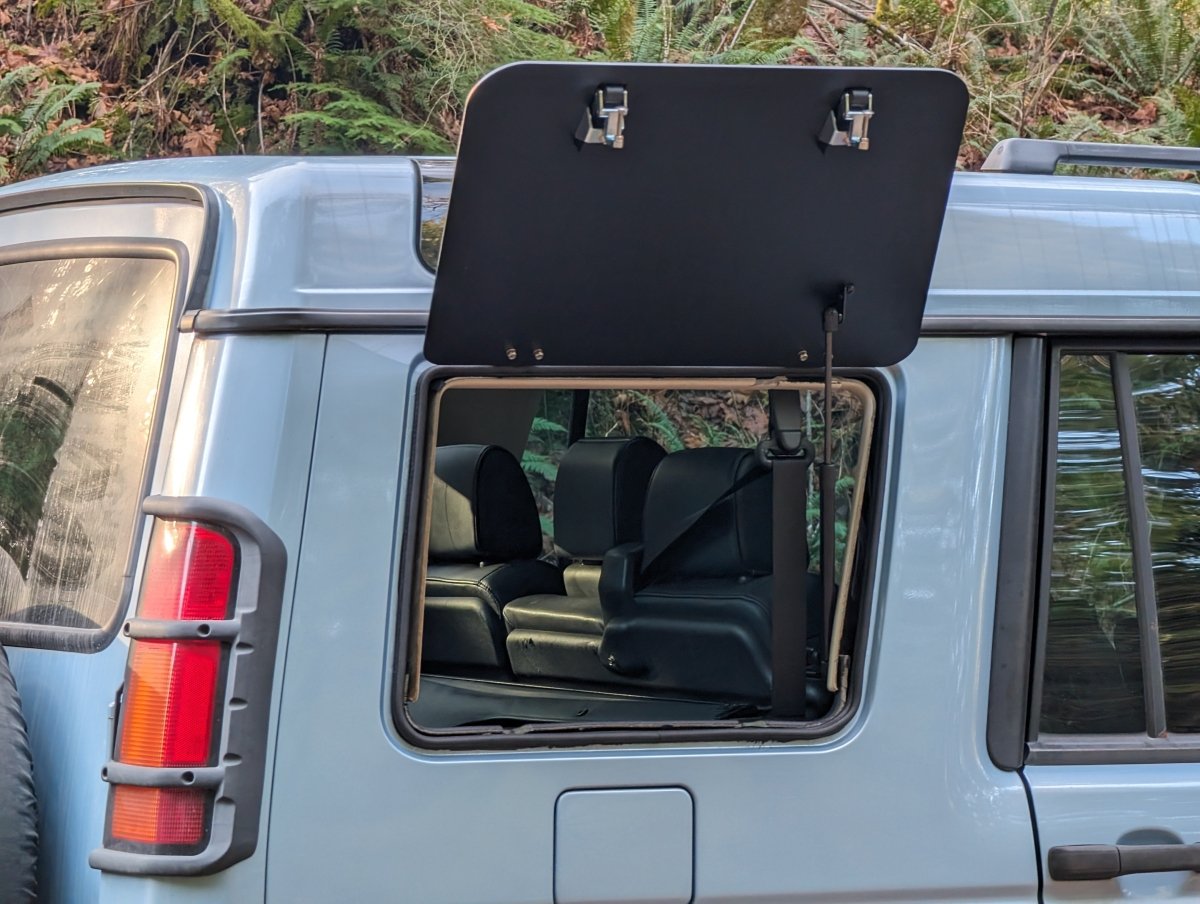 Discovery 2 Gullwing Access Window - One Side Only - Golden Rovers