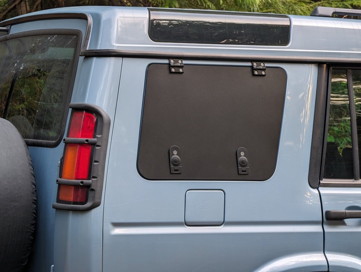 Discovery 2 Gullwing Access Window - One Side Only - Golden Rovers