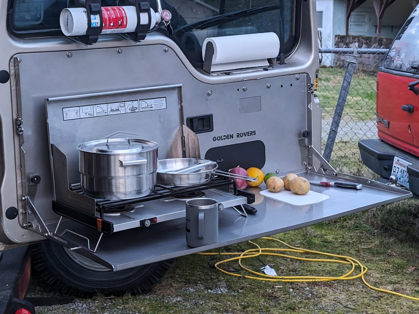 [Version 1, no cutting board] Discovery 1 & 2 Folding Tailgate Table