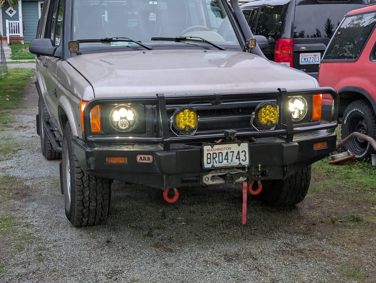 Discovery 1 and 2 (pre-facelift) 7" Round Headlight Bezel (pair)