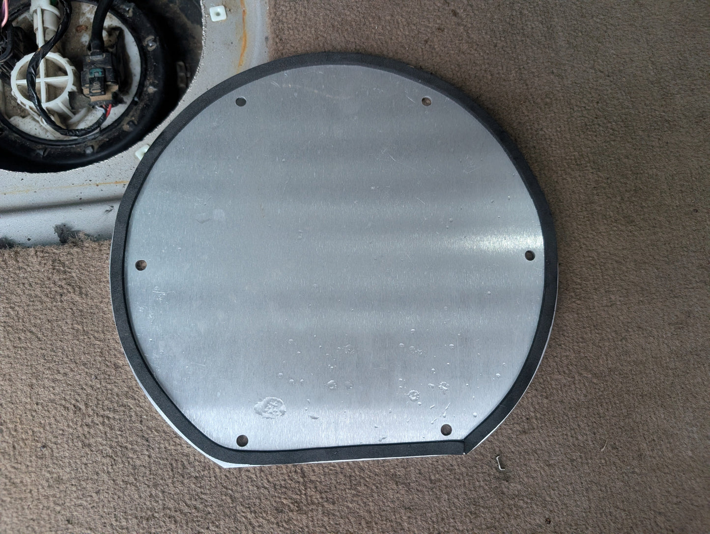 Discovery 1 & 2 Fuel Pump Lid + Hardware