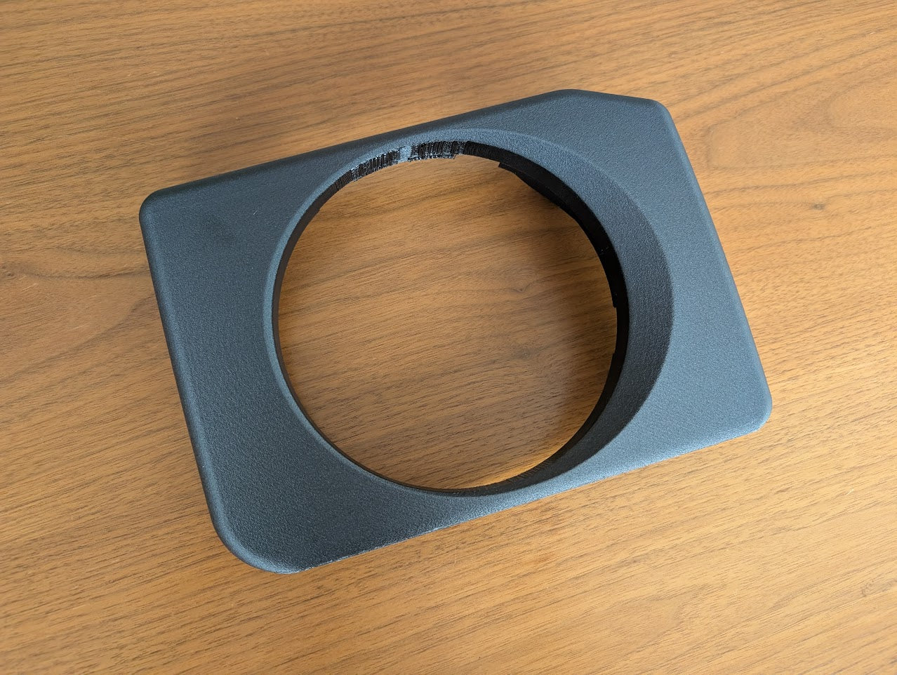 Discovery 1 & 2 (pre-facelift) 7" Round Headlight Bezel (pair)