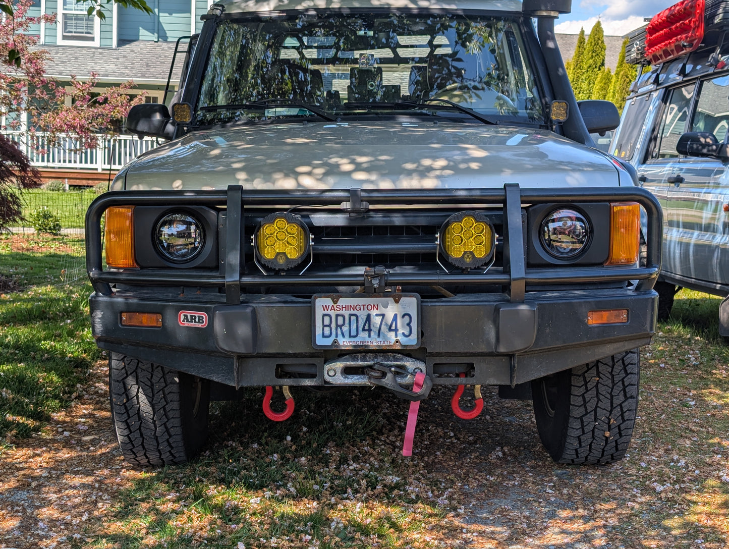 Discovery 1 & 2 (pre-facelift) 7" Round Headlight Bezel (pair)