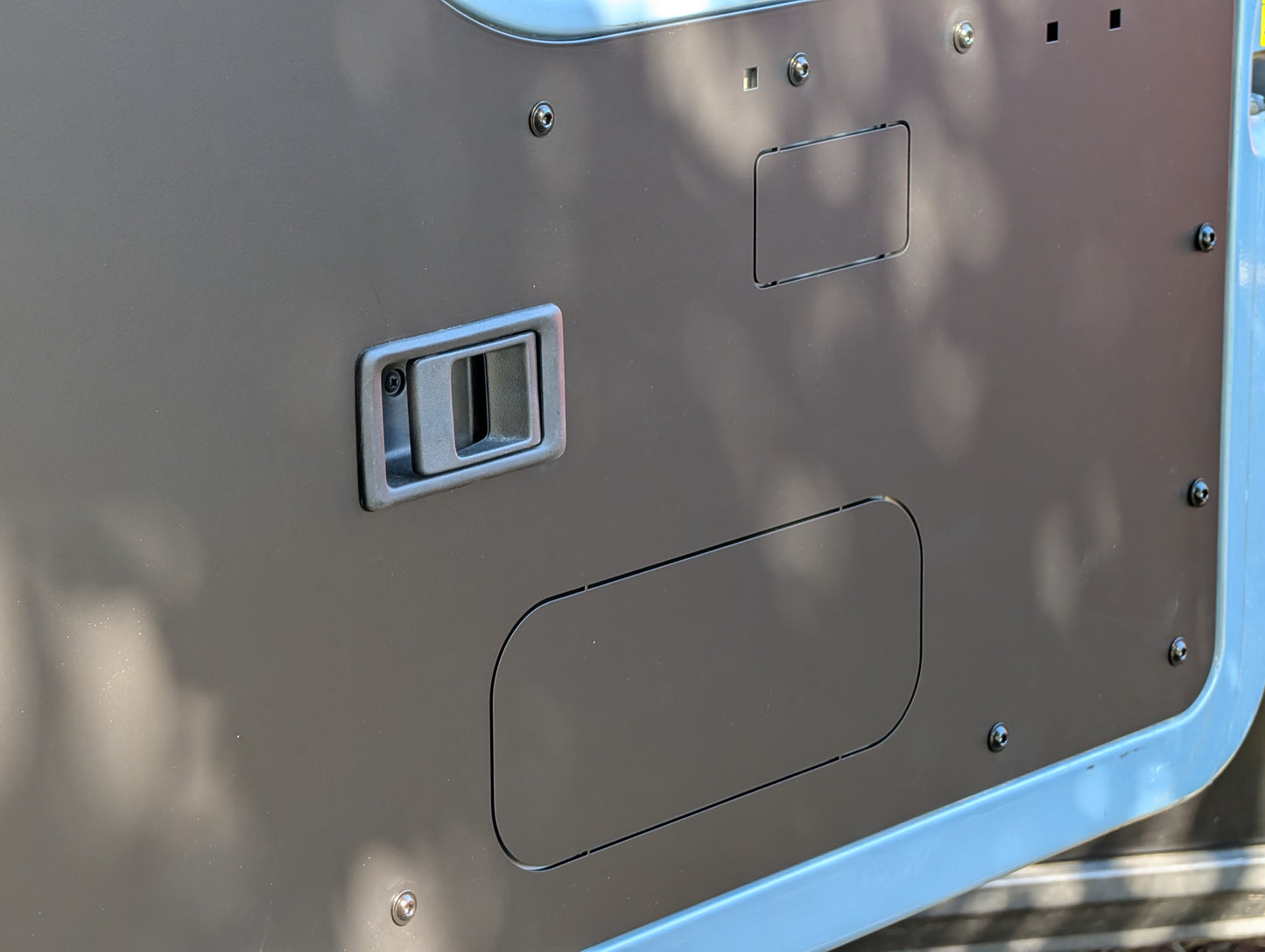 Discovery 1 & 2 Aluminum Rear Door Card
