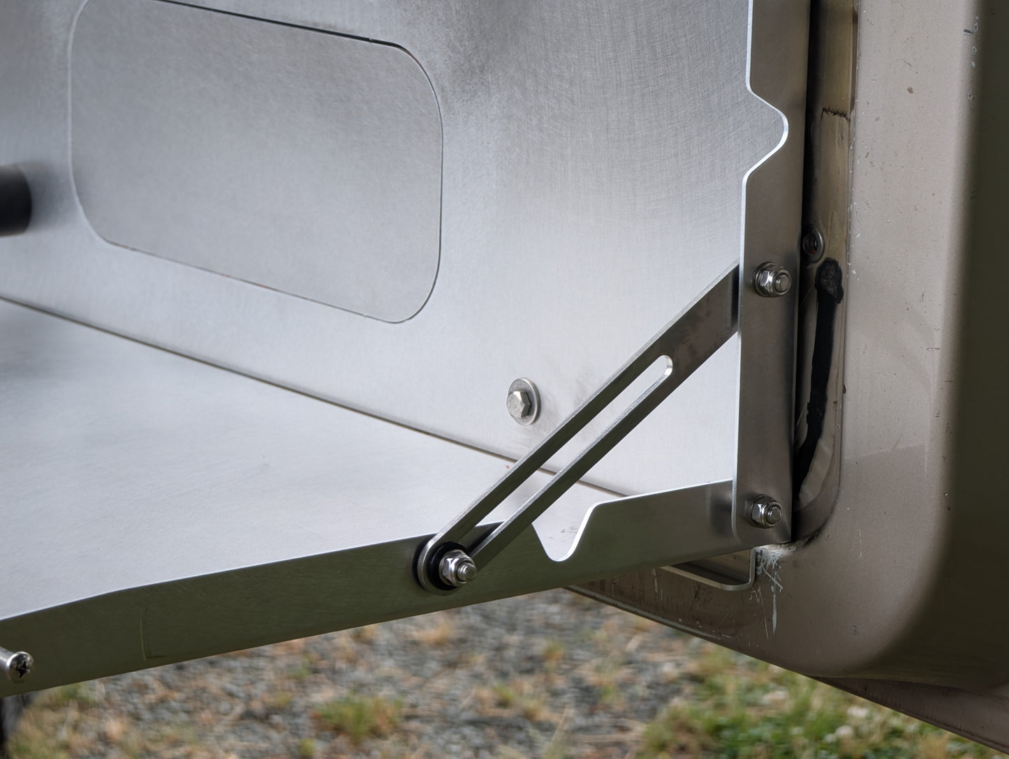 Discovery 1 & 2 Folding Tailgate Table - Aluminum