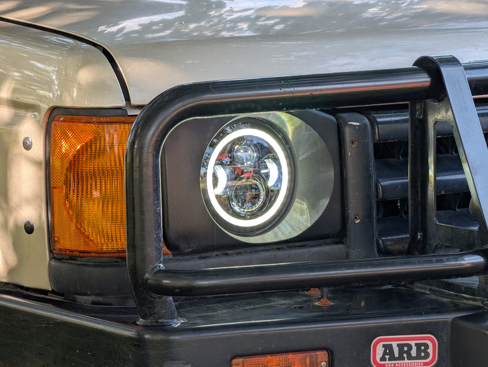 Discovery 1 & 2 (1994-2002) 7" Round Headlight Bezel (Bezel only, pair)