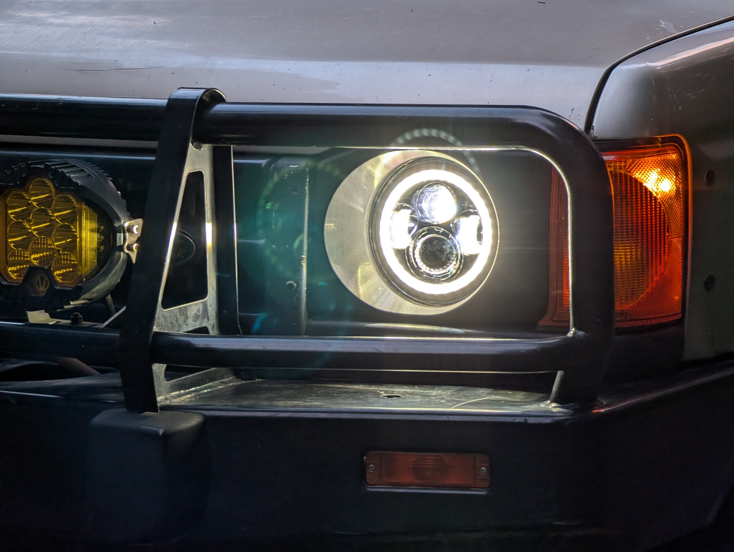 Discovery 1 & 2 (1994-2002) 7" Round Headlight Bezel (Bezel only, pair)