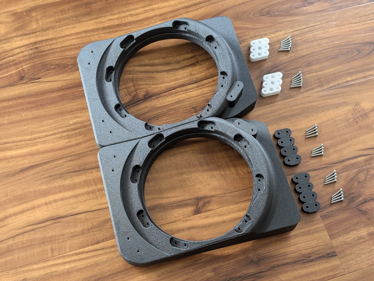 Discovery 1 & 2 (1994-2002) 7" Round Headlight Bezel (Bezel only, pair)