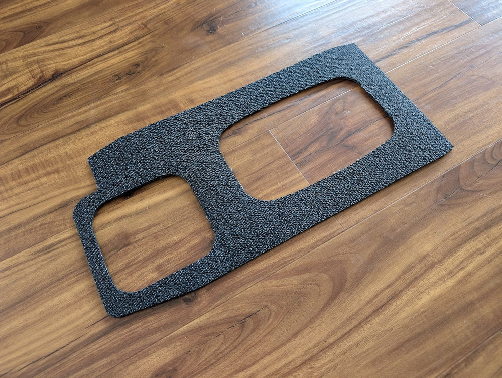 Discovery 2 Center Console Mat (Auto trans)