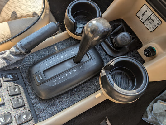 Discovery 2 Center Console Mat (Auto trans)