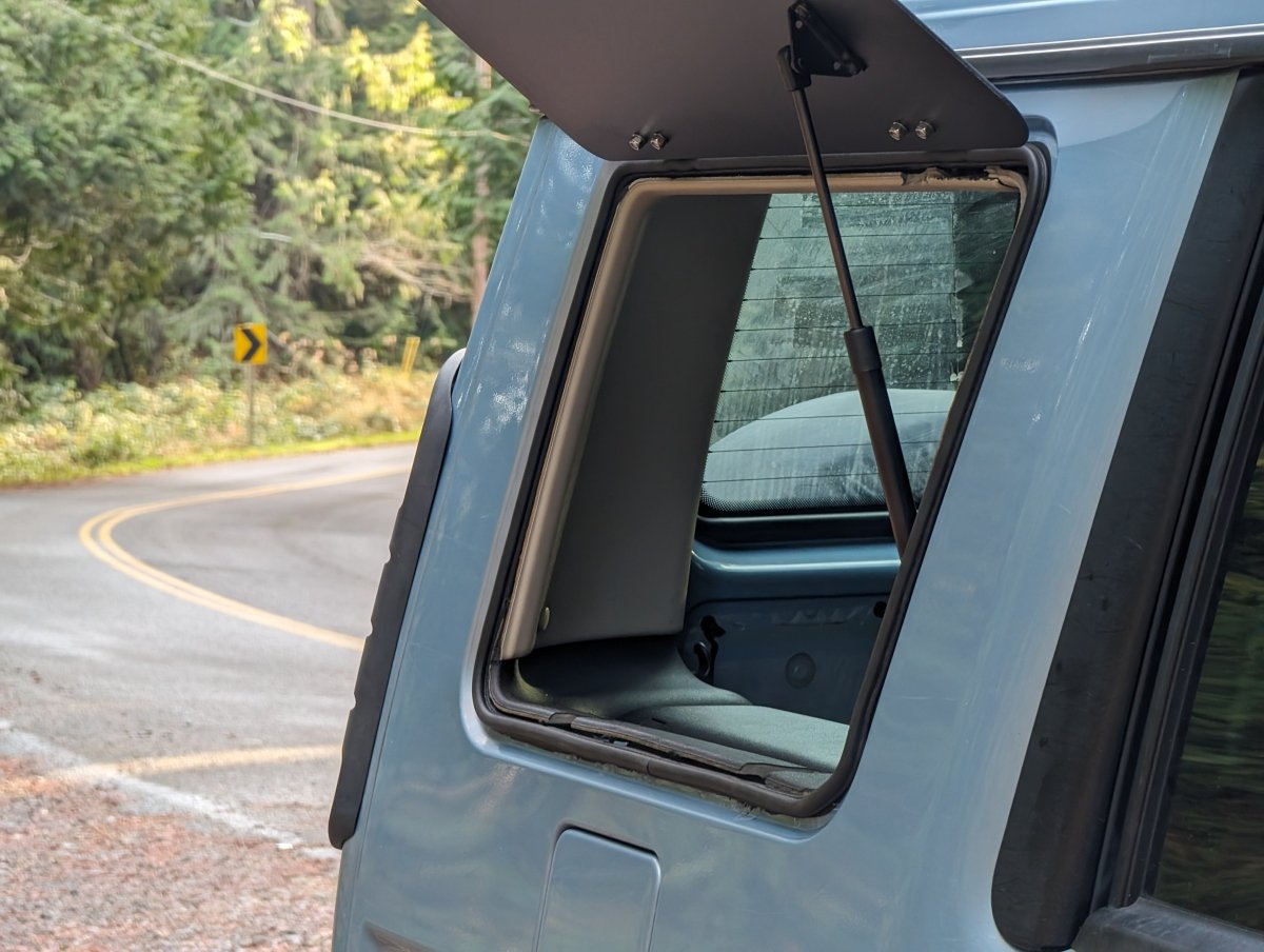 Discovery 2 Gullwing Access Window - One Side Only - Golden Rovers